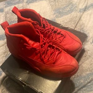 Selling all red retro 12’s (used) good condition